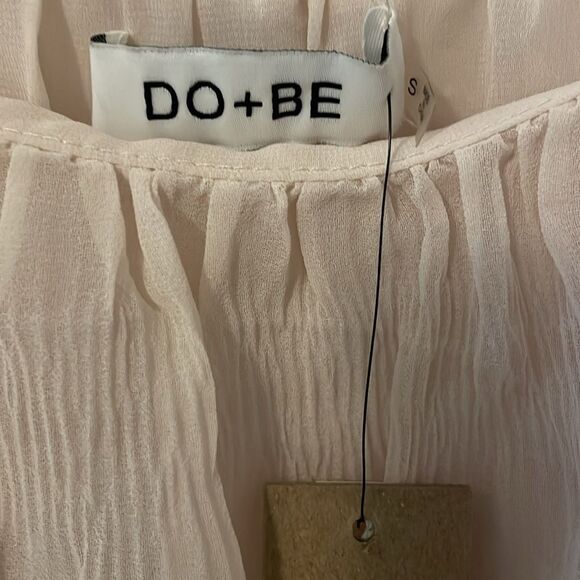 New Do + Be Cream Colored Long Sleeve Ruched Blouse - Picture 3 of 7